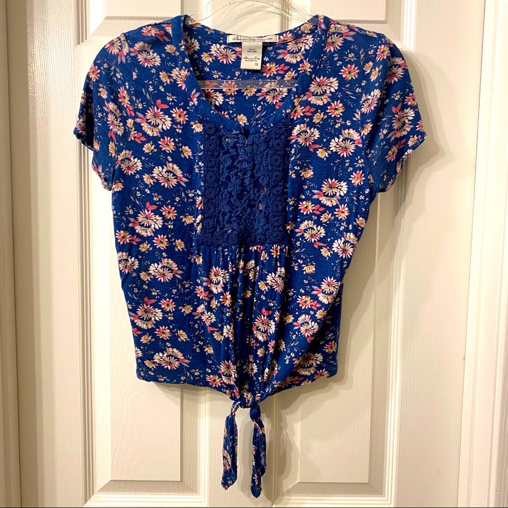 Cute top.
